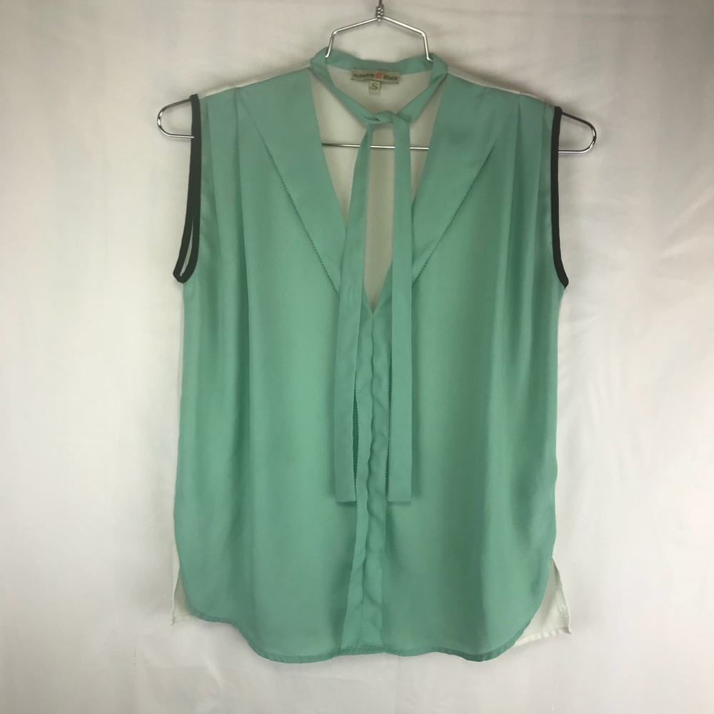 3/$10 Altar’d State sleeveless blouse Small S